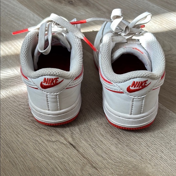Nike Air Force 1 Kids White and Red Shoes - Picture 3 of 6